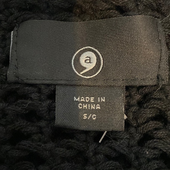 Qa Cropped oversized black knitted sweater Size small - Picture 7 of 9